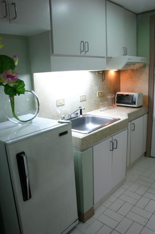 Mpt Suites Makati City Exterior foto