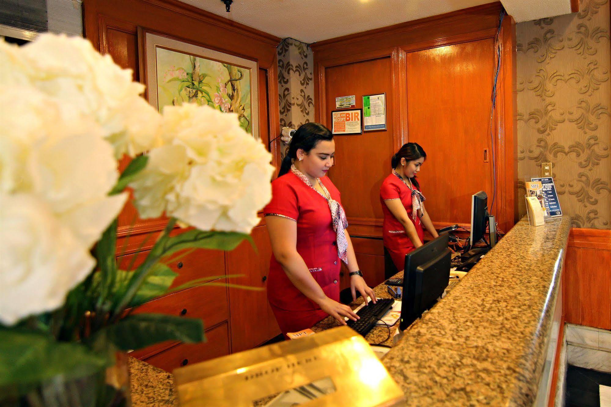 Mpt Suites Makati City Exterior foto